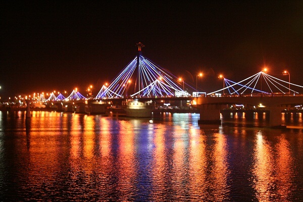 Cầu sông Hàn về đêm lộng lẫy giữa Đà Nẵng