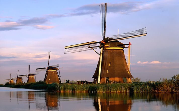 Hà Lan là quê hương của 5 cối xay gió lớn nhất thế giới