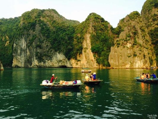 Chèo thuyền thăm hang