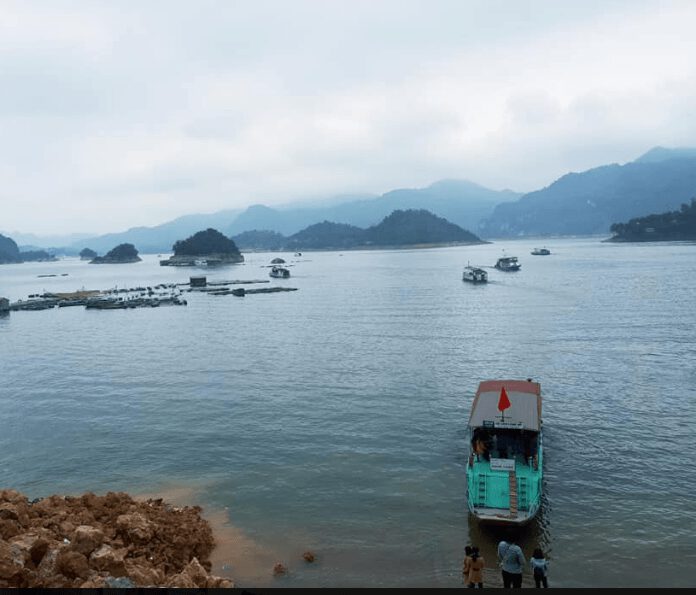 Đi thuyền đến Thung Nai (ảnh Kim Tuyến)