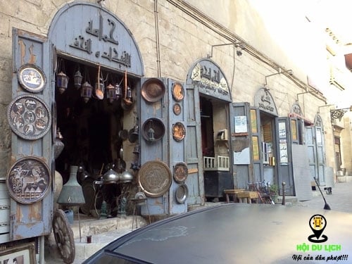 Gian hàng bày bán tại khu chợ Khan el-khalili