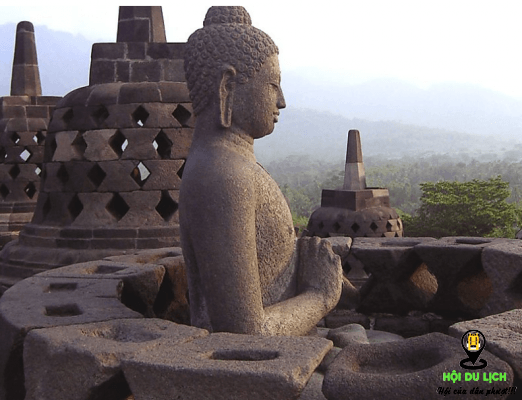 Tượng phật ở đền Borobudur (ảnh sưu tầm)