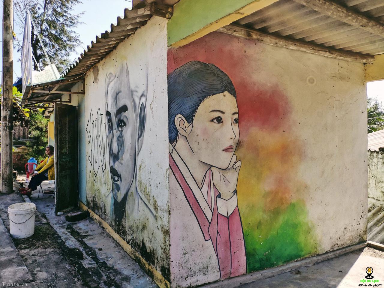 Làng Bích Họa Tam Thanh: Tuyệt tác tranh tường tại Việt Nam