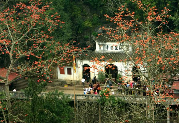 Top các ngôi chùa nổi tiếng ở Hà Nội
