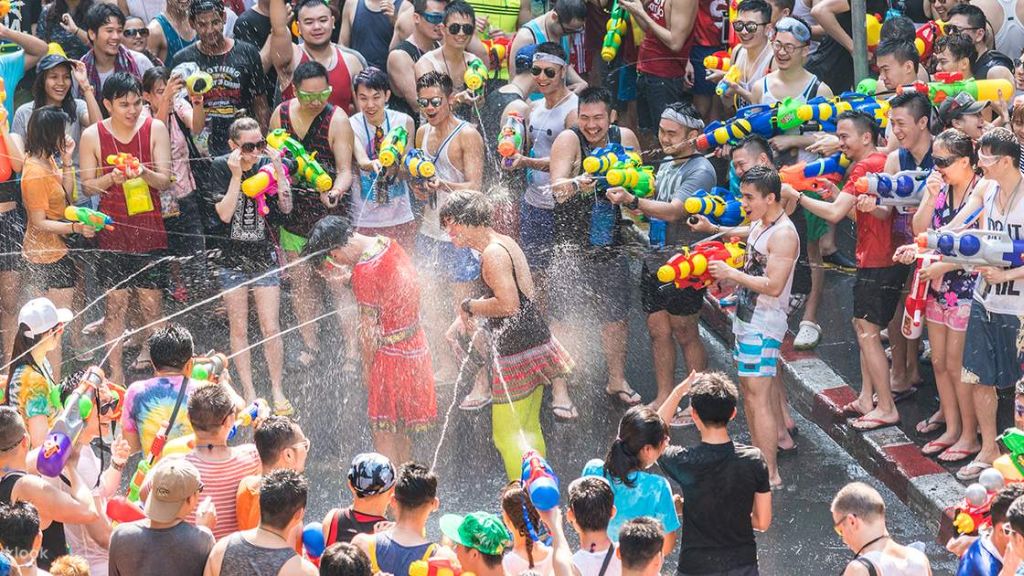 Lễ hội té nước Songkran Thái Lan 2025 có gì hot ?